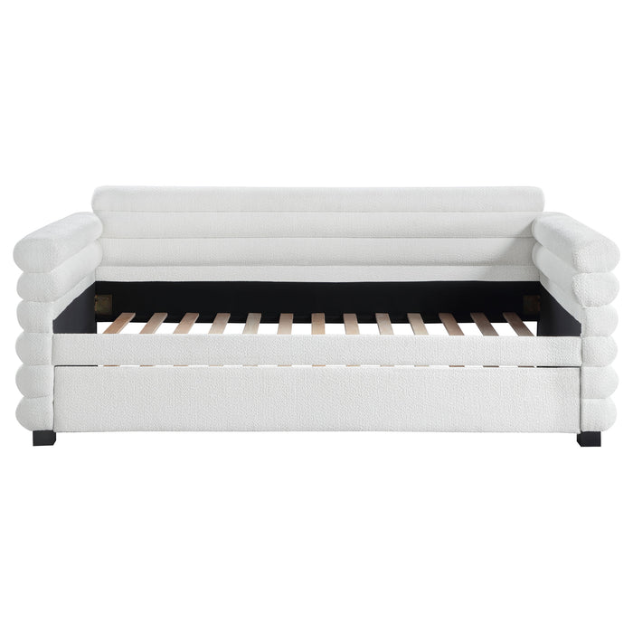 Patricia Daybed - Visions in Furniture (La Mirada, CA)