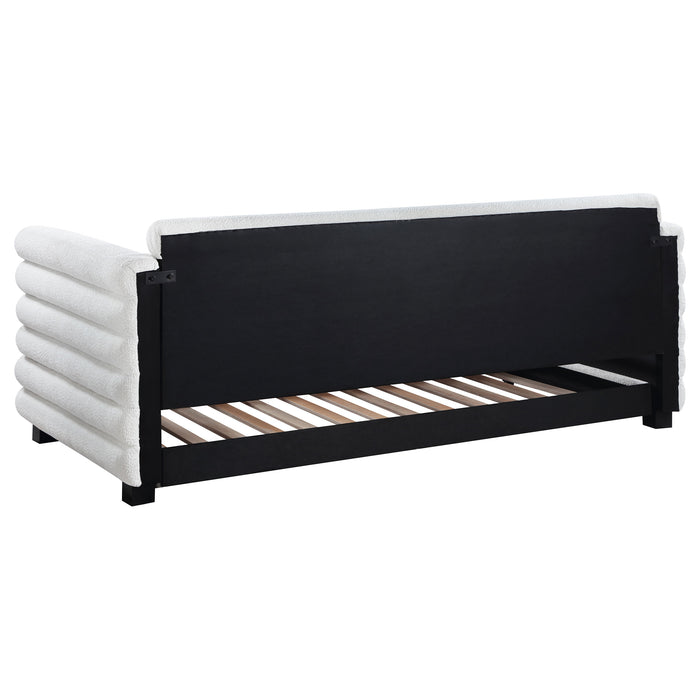 Patricia Daybed - Visions in Furniture (La Mirada, CA)