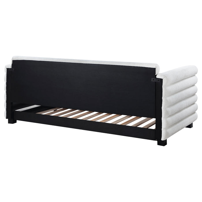 Patricia Daybed - Visions in Furniture (La Mirada, CA)