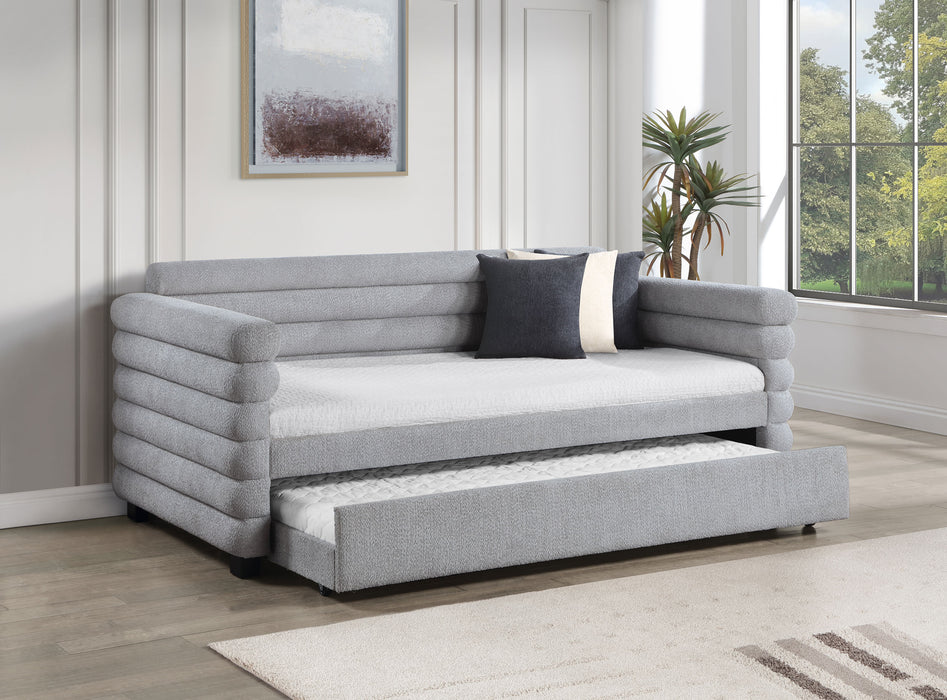 Patricia Daybed - Visions in Furniture (La Mirada, CA)