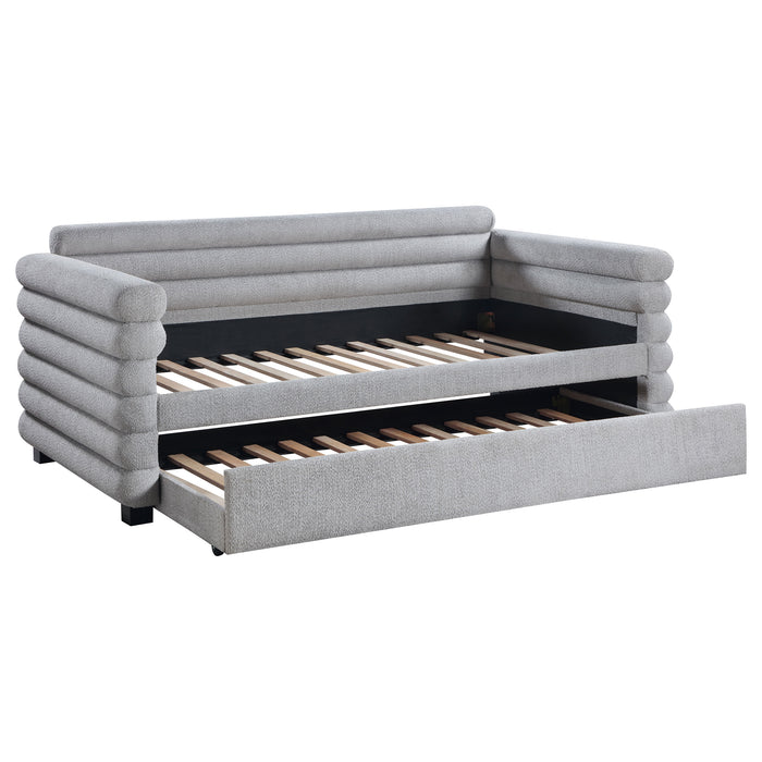 Patricia Daybed - Visions in Furniture (La Mirada, CA)