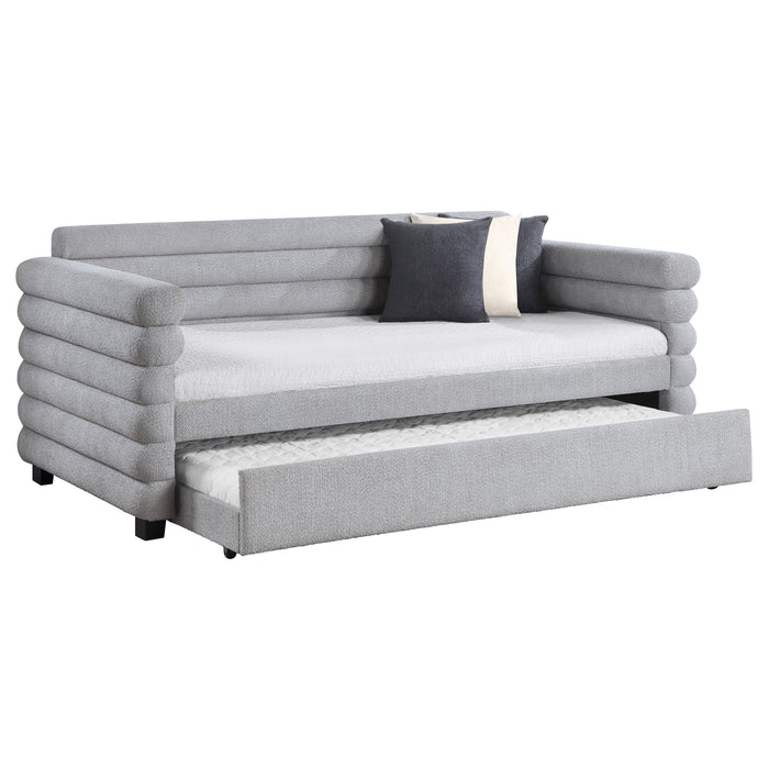 Patricia Daybed - Visions in Furniture (La Mirada, CA)