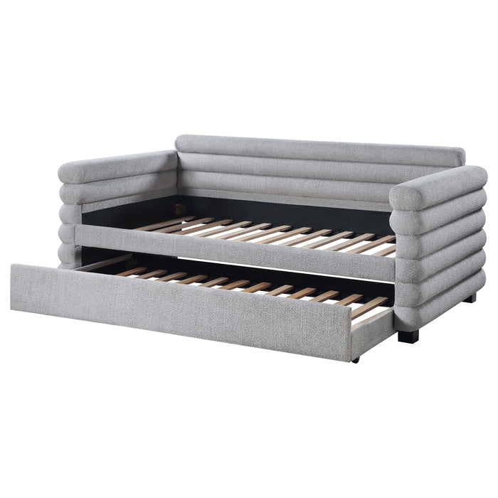 Patricia Daybed - Visions in Furniture (La Mirada, CA)