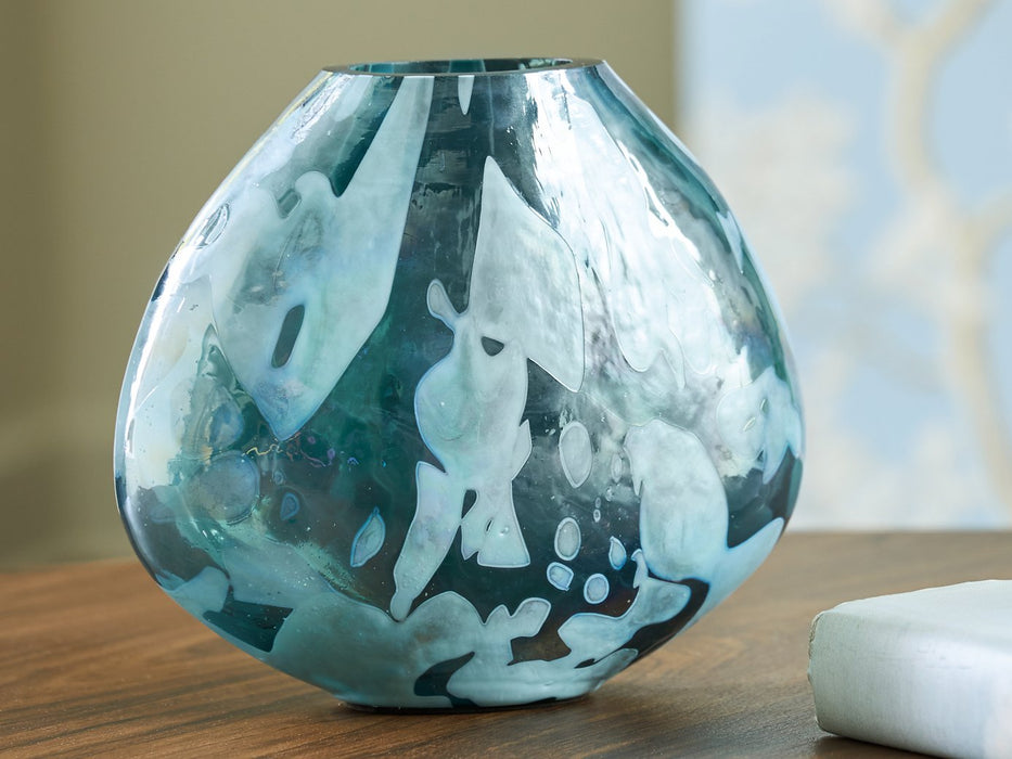Cartshaw Vase - Visions in Furniture (La Mirada, CA)