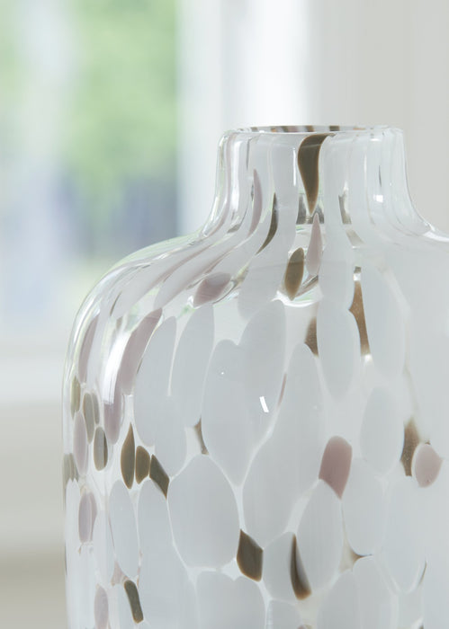 Keelton Vase - Visions in Furniture (La Mirada, CA)