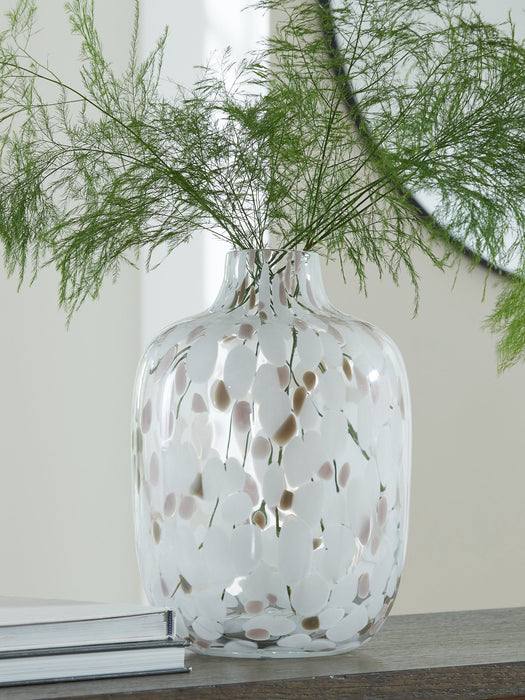 Keelton Vase - Visions in Furniture (La Mirada, CA)