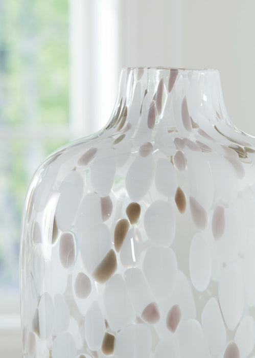 Keelton Vase - Visions in Furniture (La Mirada, CA)
