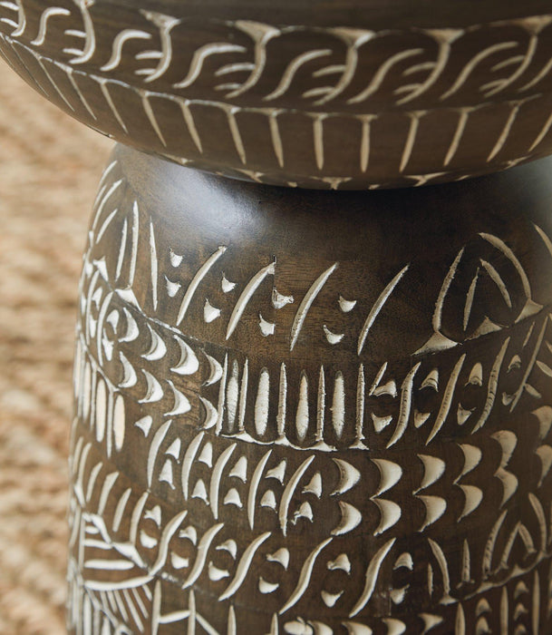 Hadcher Accent Table - Visions in Furniture (La Mirada, CA)