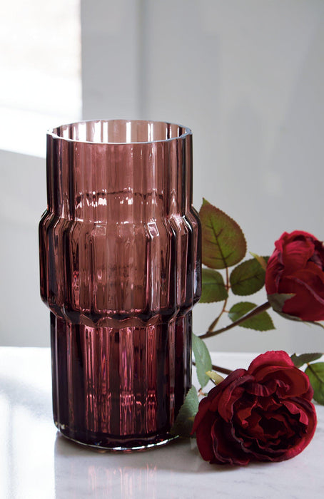 Dorlow Vase - Visions in Furniture (La Mirada, CA)