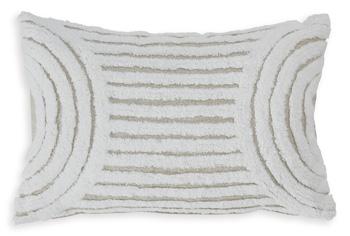Farissen Pillow - Visions in Furniture (La Mirada, CA)