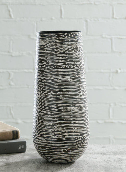 Fynn Vase - Visions in Furniture (La Mirada, CA)