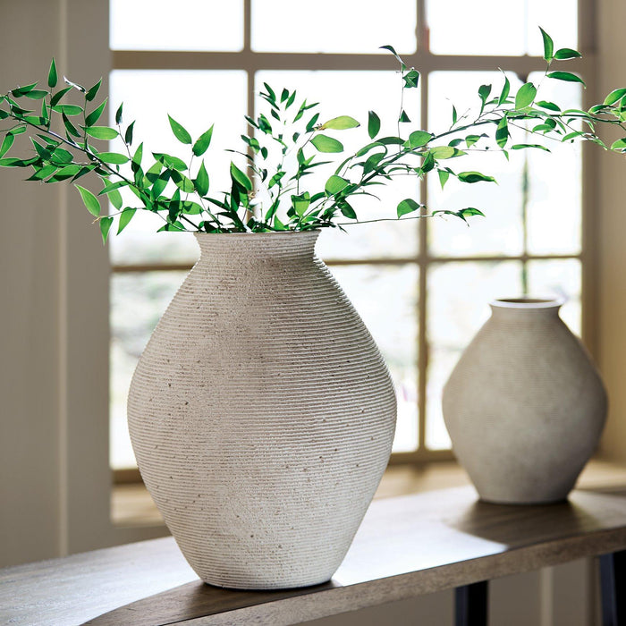 Hannela Vase - Visions in Furniture (La Mirada, CA)