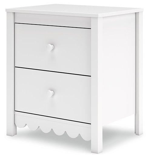 Hallityn Nightstand - Visions in Furniture (La Mirada, CA)