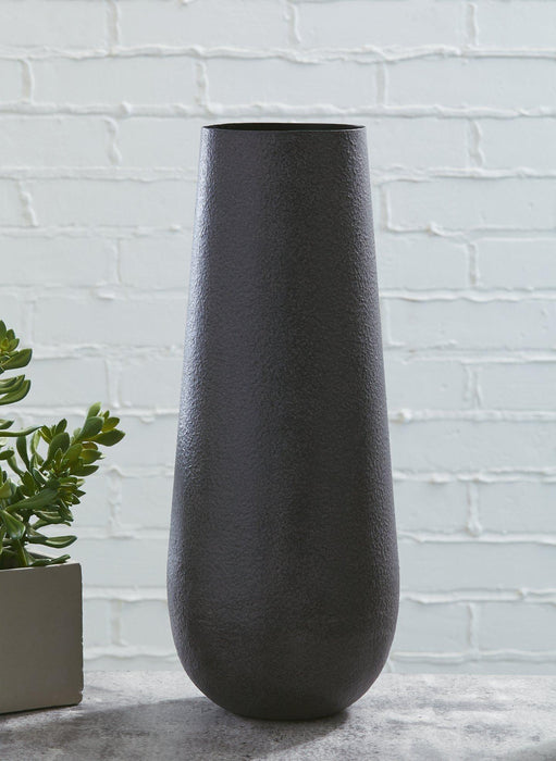 Fynn Vase - Visions in Furniture (La Mirada, CA)