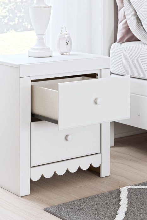 Mollviney Bedroom Set - Visions in Furniture (La Mirada, CA)