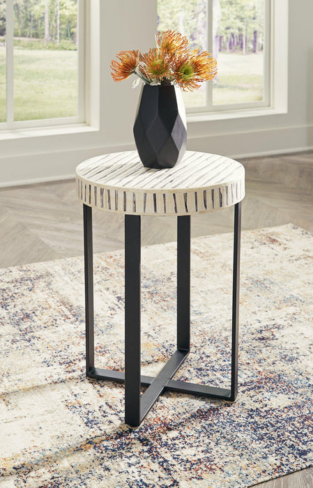 Crewridge Accent Table - Visions in Furniture (La Mirada, CA)
