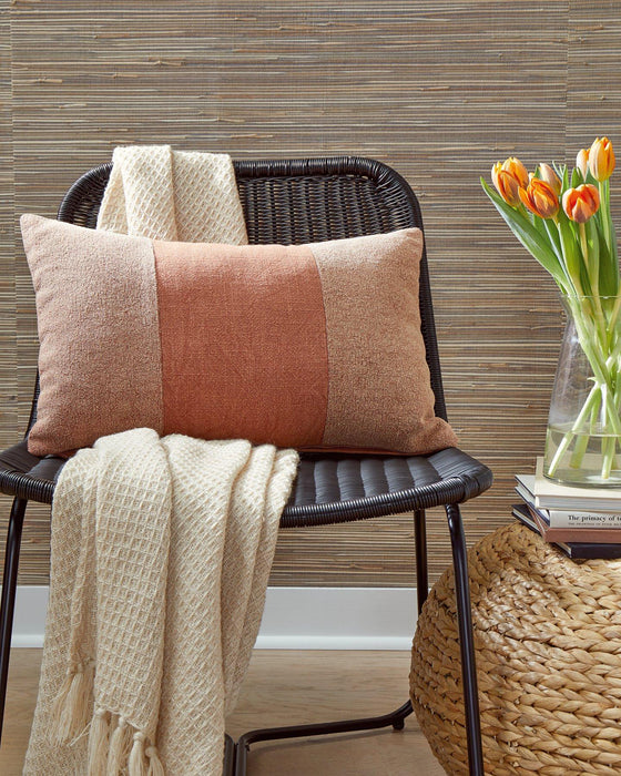 Dovinton Pillow - Visions in Furniture (La Mirada, CA)