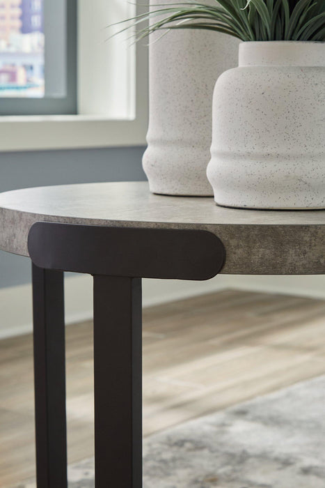 Darthurst Table (Set of 3) - Visions in Furniture (La Mirada, CA)