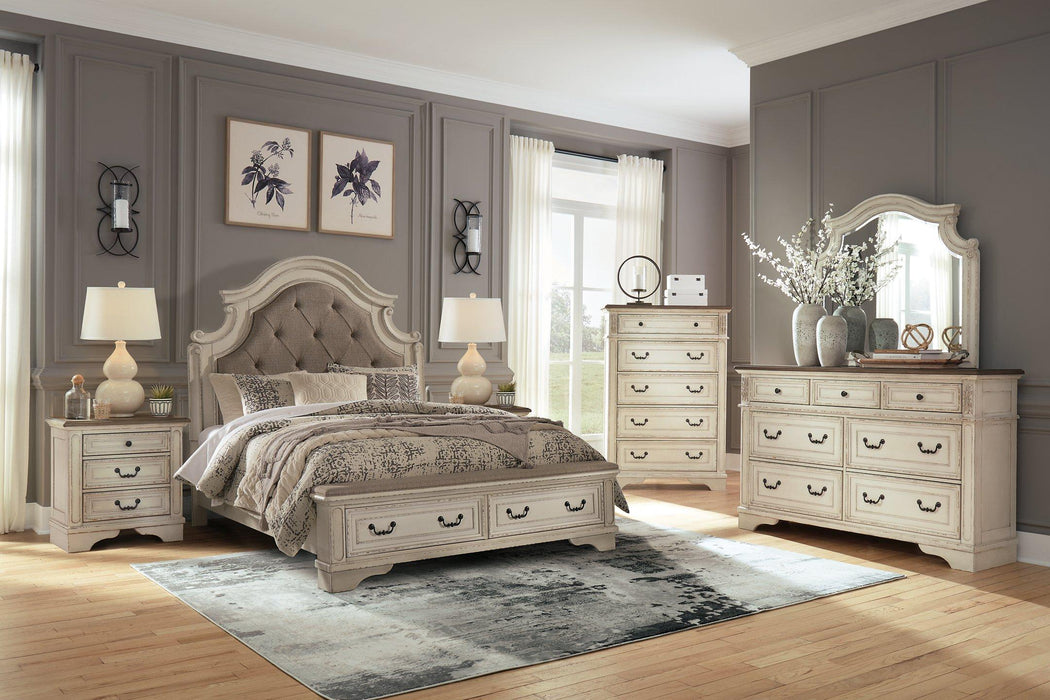 Realyn Upholstered Bed - Visions in Furniture (La Mirada, CA)