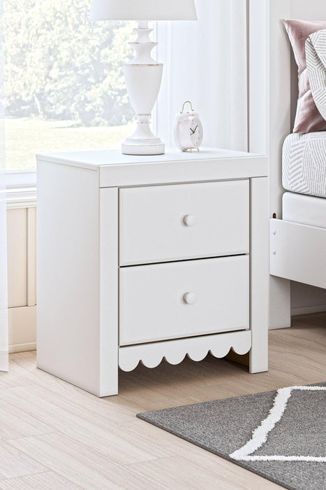 Mollviney Bedroom Set - Visions in Furniture (La Mirada, CA)