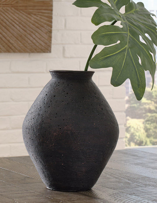 Hannela Vase - Visions in Furniture (La Mirada, CA)