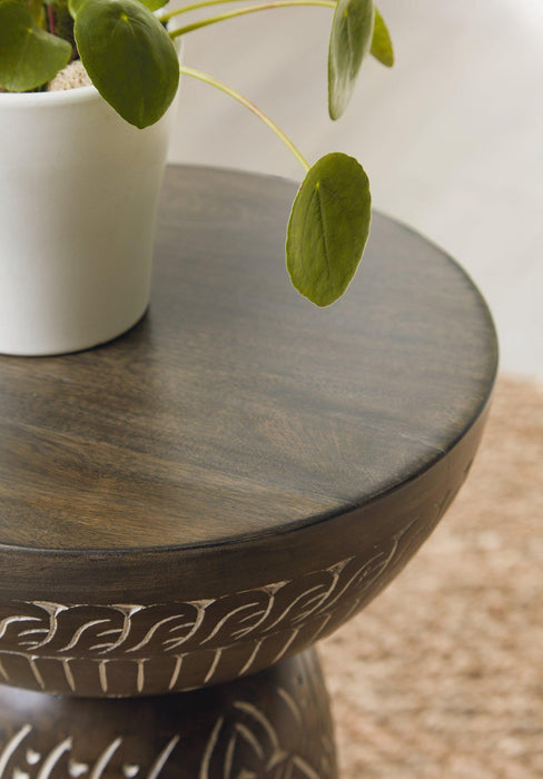 Hadcher Accent Table - Visions in Furniture (La Mirada, CA)