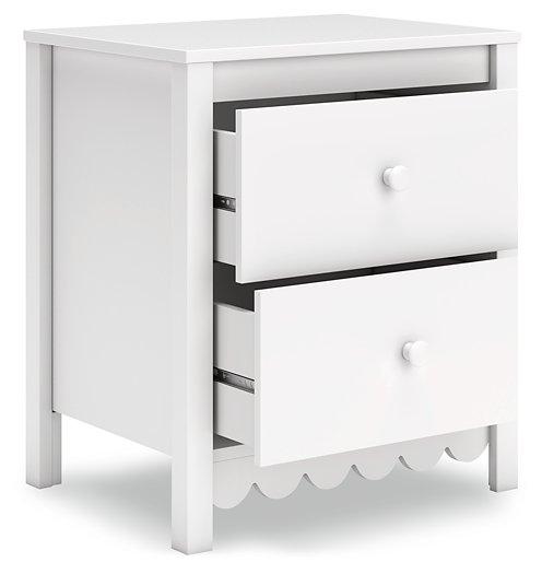 Hallityn Nightstand - Visions in Furniture (La Mirada, CA)