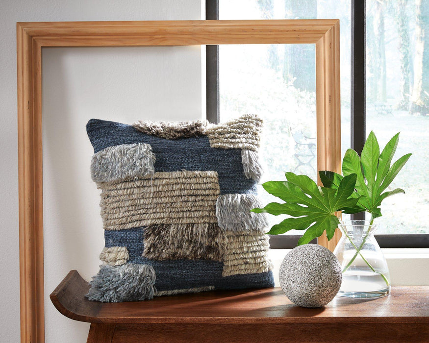 Gibbend Pillow - Visions in Furniture (La Mirada, CA)