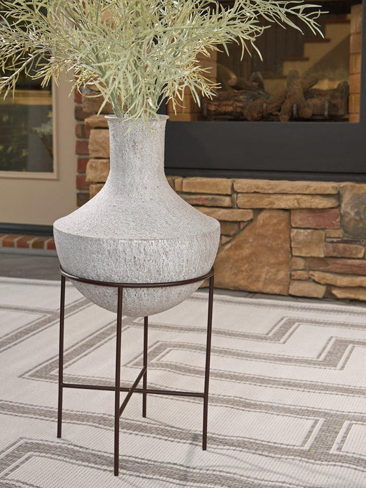 Estonbank Vase - Visions in Furniture (La Mirada, CA)