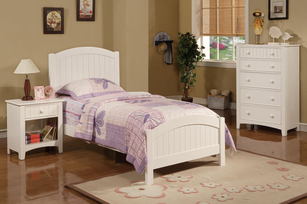 Mcraft Twin Bed in White - Visions in Furniture (La Mirada, CA)