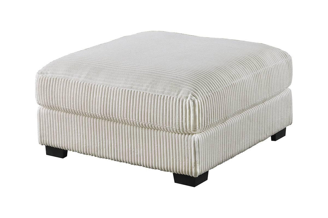 Winwoo Cocktail Ottoman in Gray - Visions in Furniture (La Mirada, CA)