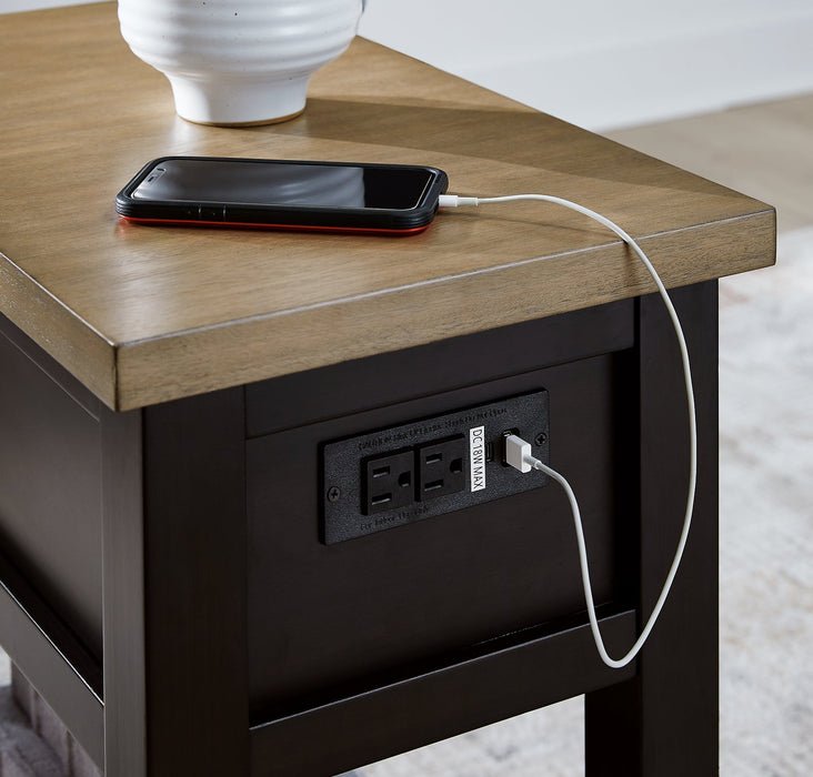 Drazmine Chairside End Table - Visions in Furniture (La Mirada, CA)