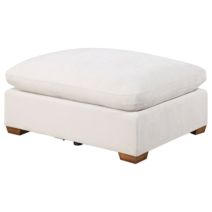 Lakeview Sectionals - Visions in Furniture (La Mirada, CA)