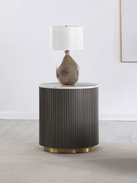 Jason End & Side Table - Visions in Furniture (La Mirada, CA)