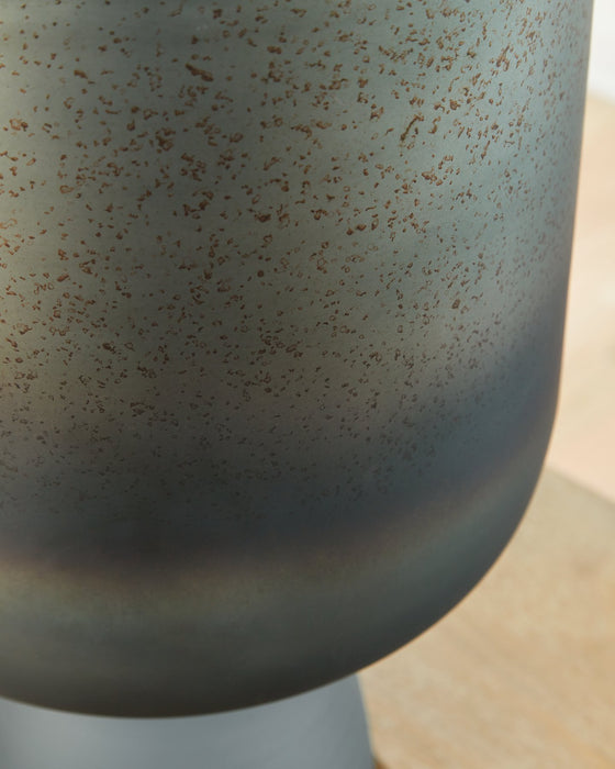 Pennmore Vase - Visions in Furniture (La Mirada, CA)