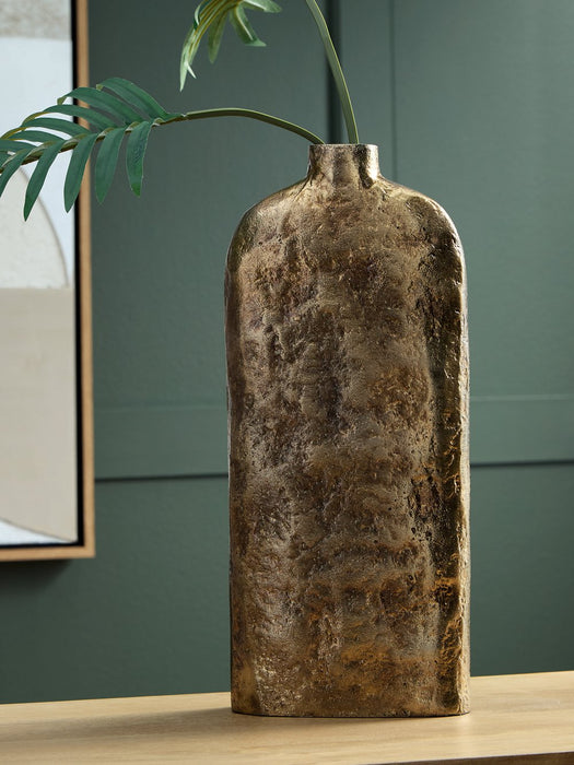Wallmond Vase - Visions in Furniture (La Mirada, CA)