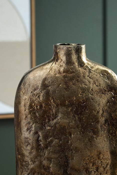 Wallmond Vase - Visions in Furniture (La Mirada, CA)