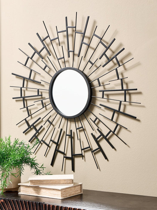 Garrenworth Accent Mirror - Visions in Furniture (La Mirada, CA)