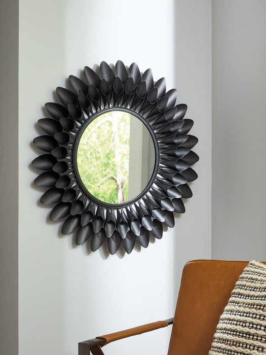 Ryenmour Accent Mirror - Visions in Furniture (La Mirada, CA)