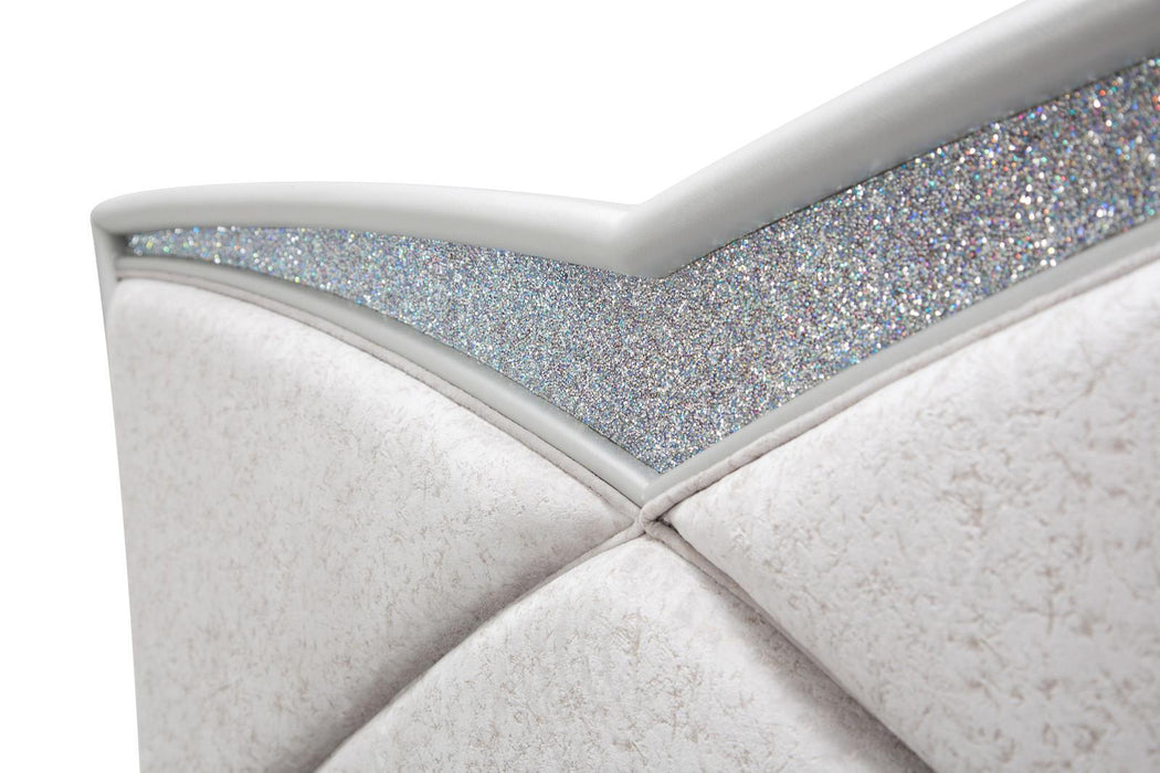Melrose Plaza Queen Upholstered Bed in Dove 9019000QN-118 - Visions in Furniture (La Mirada, CA)