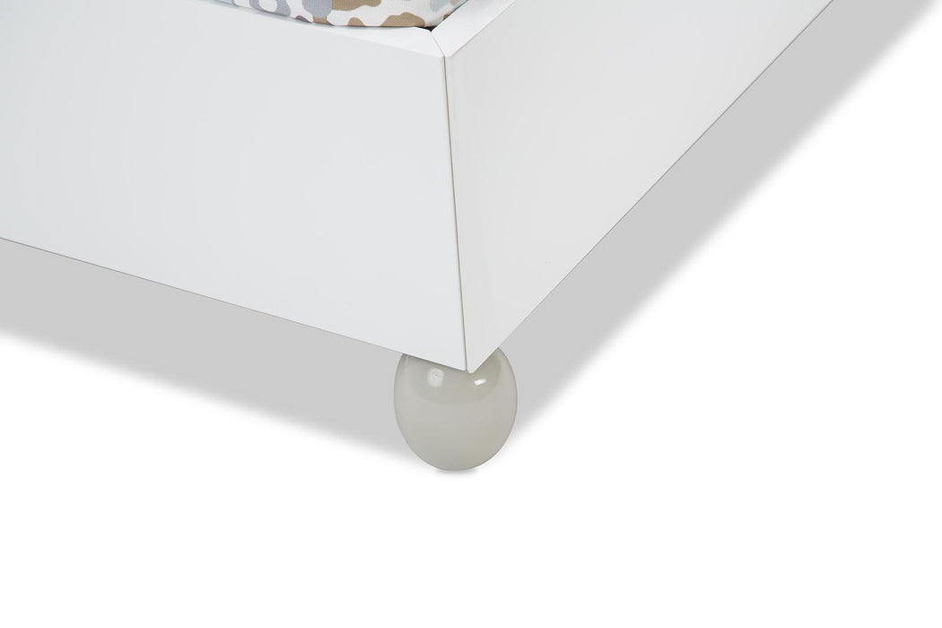 Sky Tower King Upholstered Platform Bed in White Cloud - Visions in Furniture (La Mirada, CA)