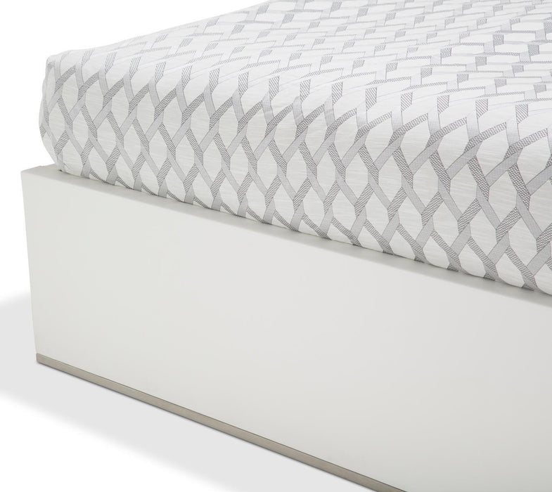 State St Queen Upholstered Panel Bed in Glossy White - Visions in Furniture (La Mirada, CA)