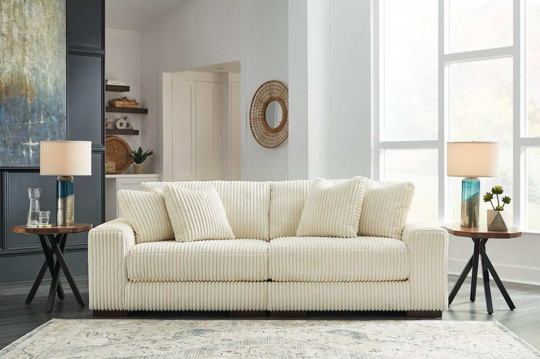 Lindyn Sectional Sofa - Visions in Furniture (La Mirada, CA)