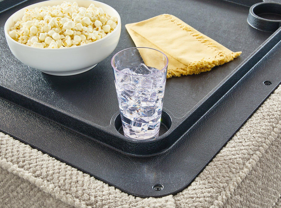 Calnita Living Rom Set - Visions in Furniture (La Mirada, CA)