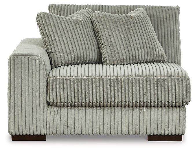 Lindyn Sectional Sofa - Visions in Furniture (La Mirada, CA)