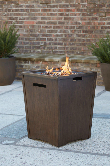 Rodeway South Outdoor Set - Visions in Furniture (La Mirada, CA)