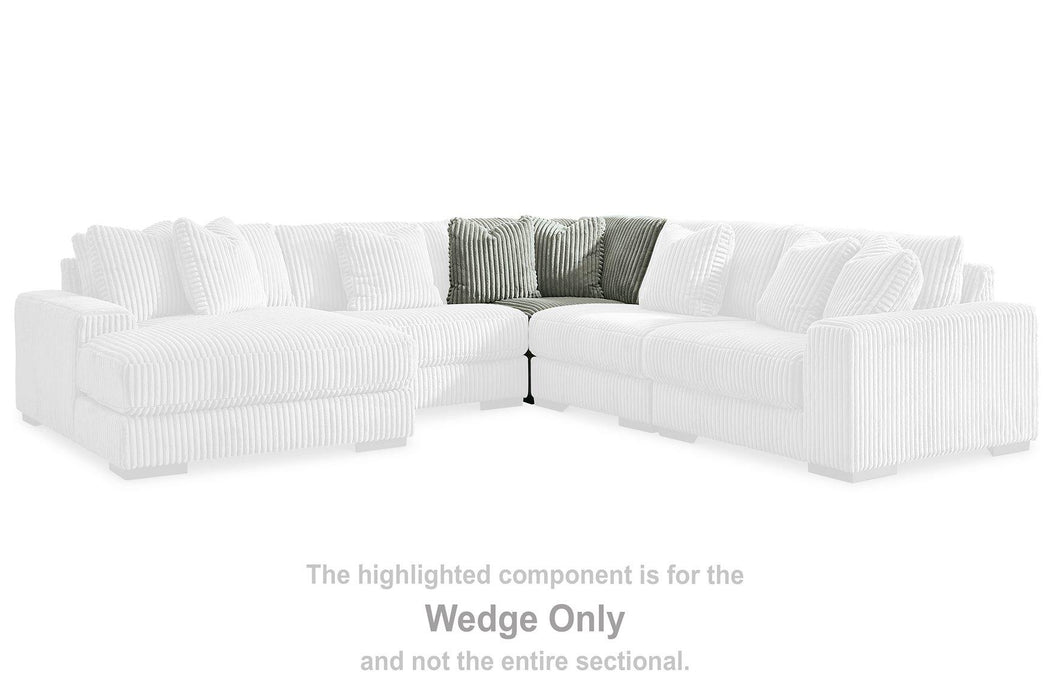 Lindyn Sectional with Chaise - Visions in Furniture (La Mirada, CA)