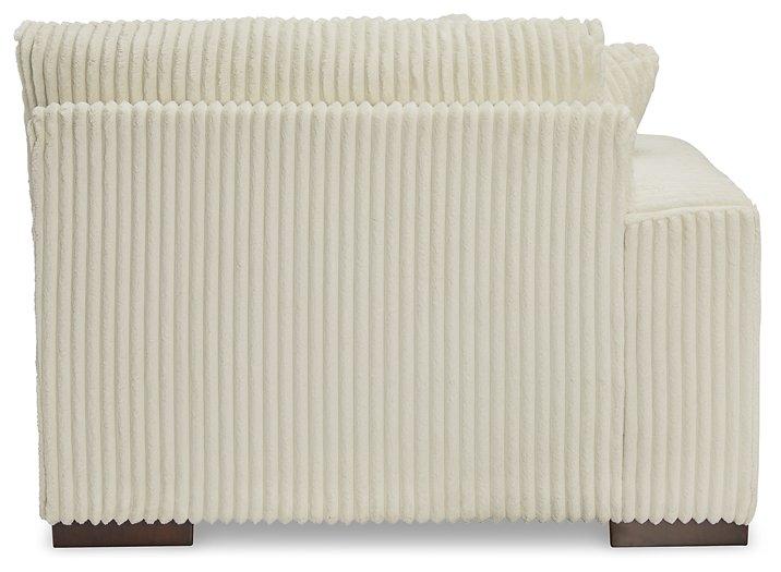 Lindyn Sectional Sofa - Visions in Furniture (La Mirada, CA)