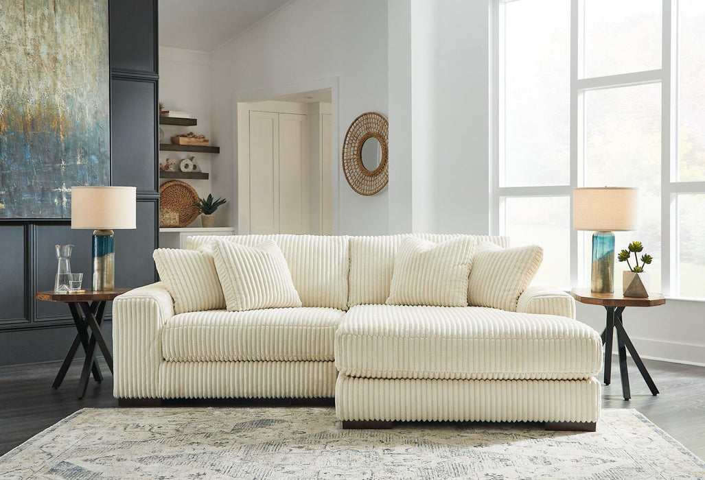 Lindyn Sectional with Chaise - Visions in Furniture (La Mirada, CA)
