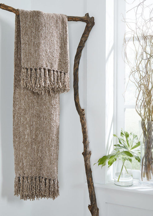 Tamish Throw - Visions in Furniture (La Mirada, CA)